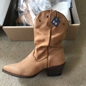 New in box- JB Dillon cowboy boots women’s size 6